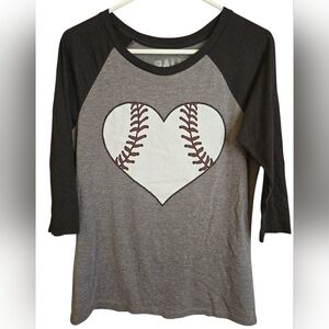 💋 5 for $25 💋 Womens Small Half Sleeve Baseball Heart Tee